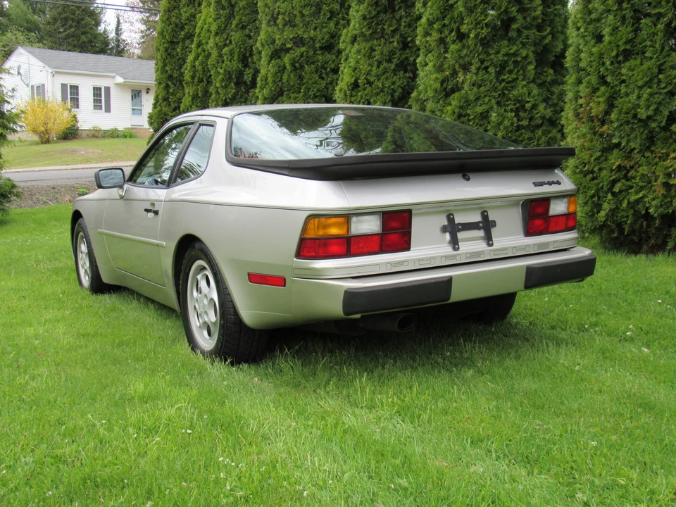 1987 Porsche 944 - Image 5 of 31