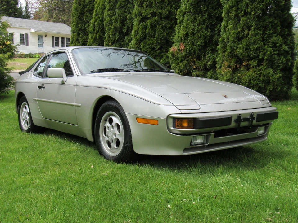 1987 Porsche 944 - Image 10 of 31