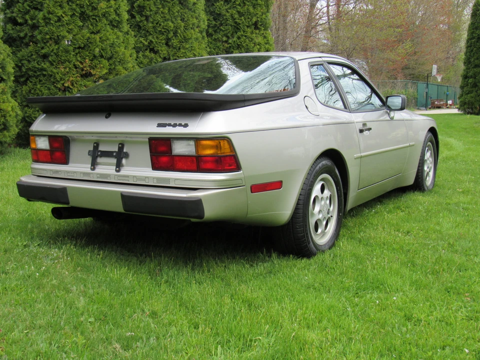 1987 Porsche 944 - Image 8 of 31
