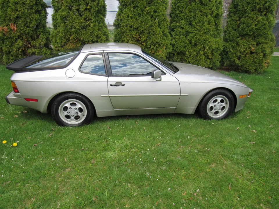 1987 Porsche 944 - Image 9 of 31