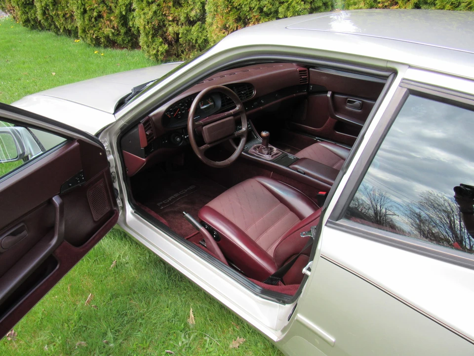 1987 Porsche 944 - Image 29 of 31