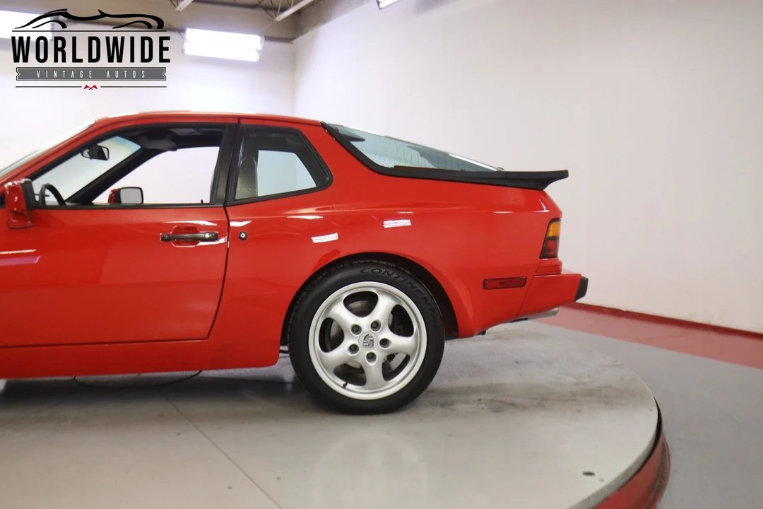 1987 Porsche 944 - Image 8 of 12
