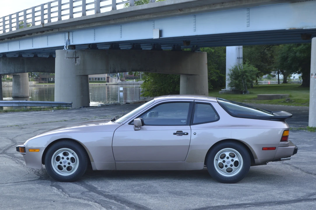 1987 Porsche 944 S - Image 7 of 31