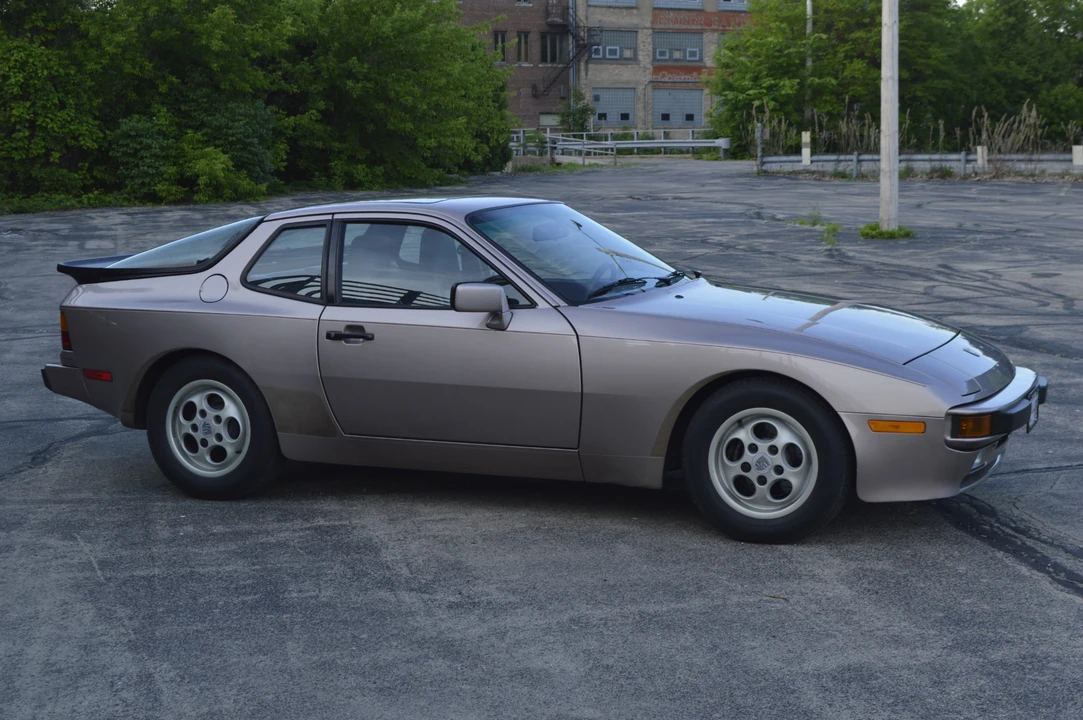 1987 Porsche 944 S - Image 13 of 31