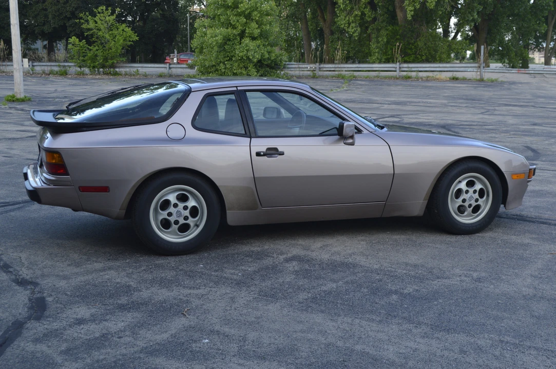 1987 Porsche 944 S - Image 11 of 31