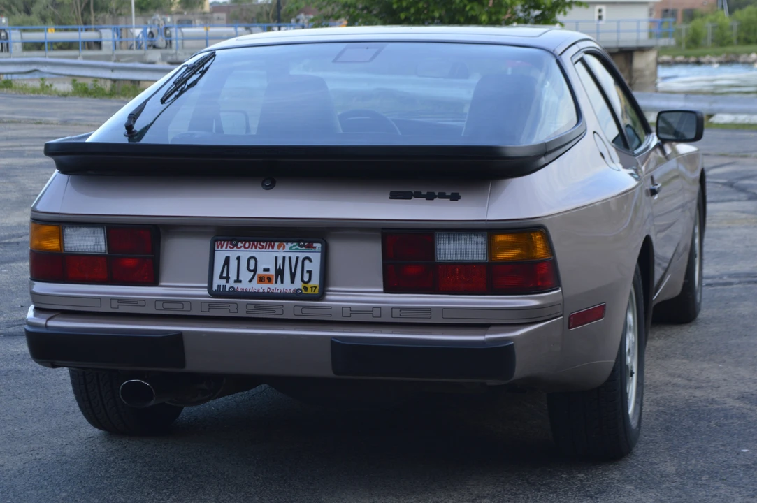 1987 Porsche 944 S - Image 9 of 31