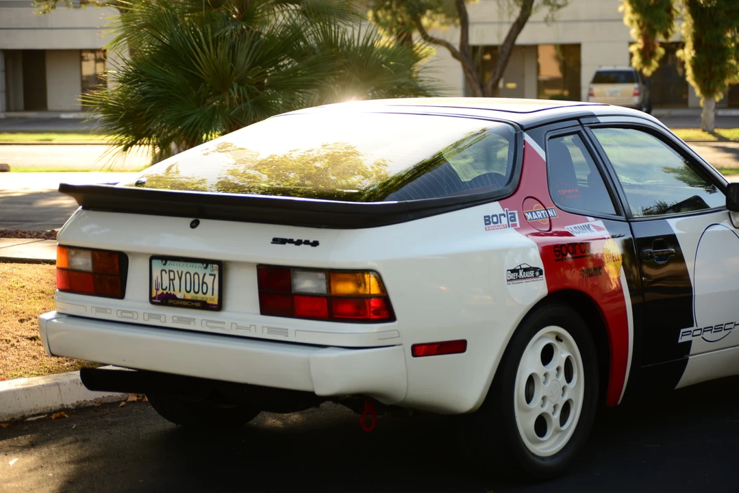 1987 Porsche 944 - Image 27 of 31