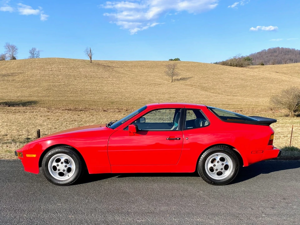 1987 Porsche 944 - Image 8 of 31
