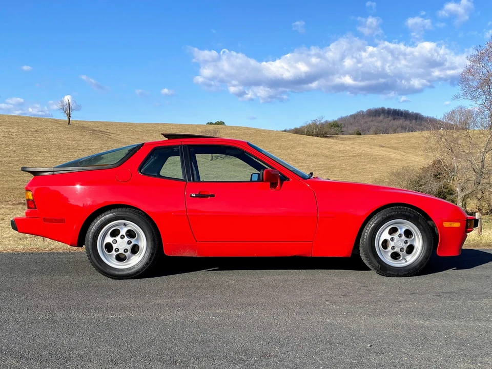 1987 Porsche 944 - Image 15 of 31