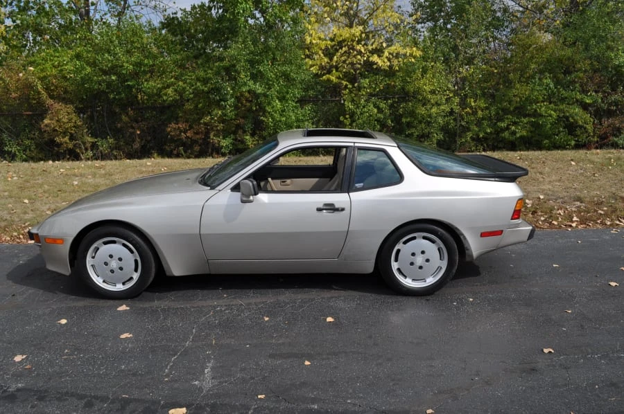 1987 Porsche 944 - Image 2 of 9