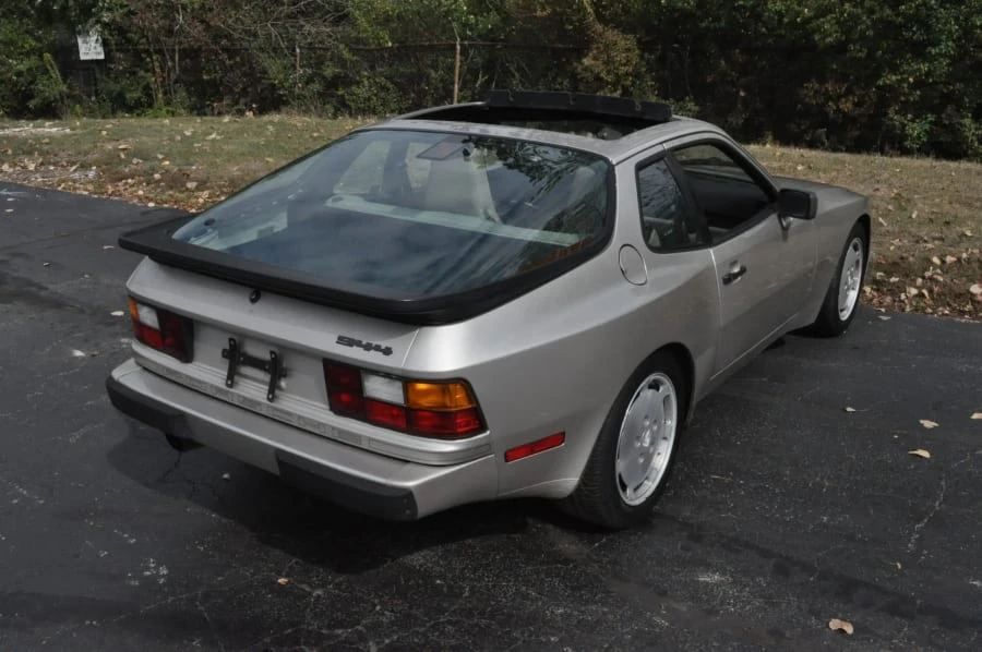 1987 Porsche 944 - Image 8 of 9
