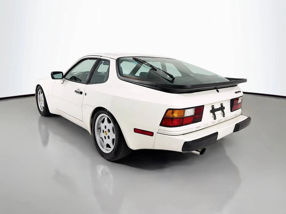 1987 Porsche 944 - Image 3 of 5