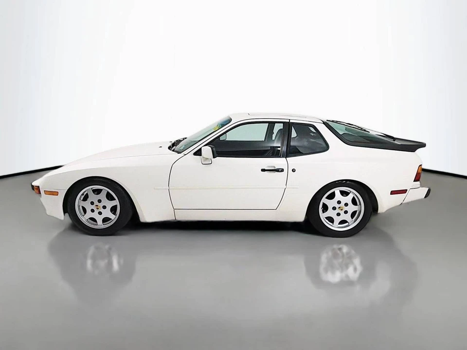 1987 Porsche 944 - Image 2 of 5