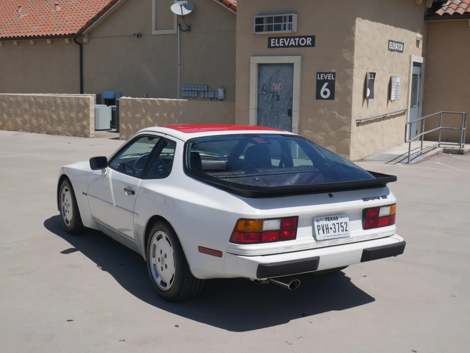 1987 Porsche 944 S - Image 15 of 31
