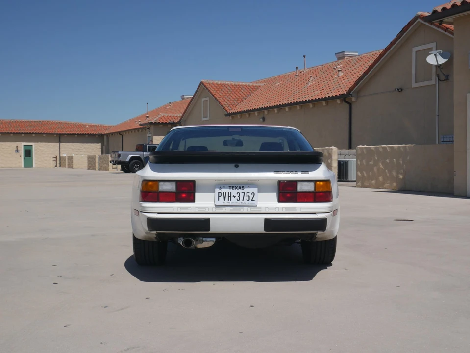 1987 Porsche 944 S - Image 14 of 31