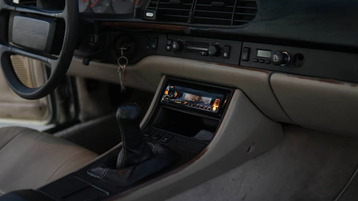 1987 Porsche 944 S - Image 12 of 14