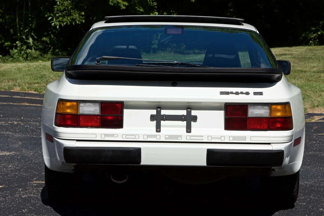 1987 Porsche 944 S - Image 8 of 31