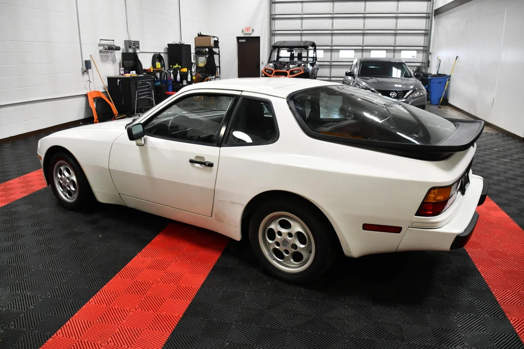 1987 Porsche 944 S - Image 8 of 31