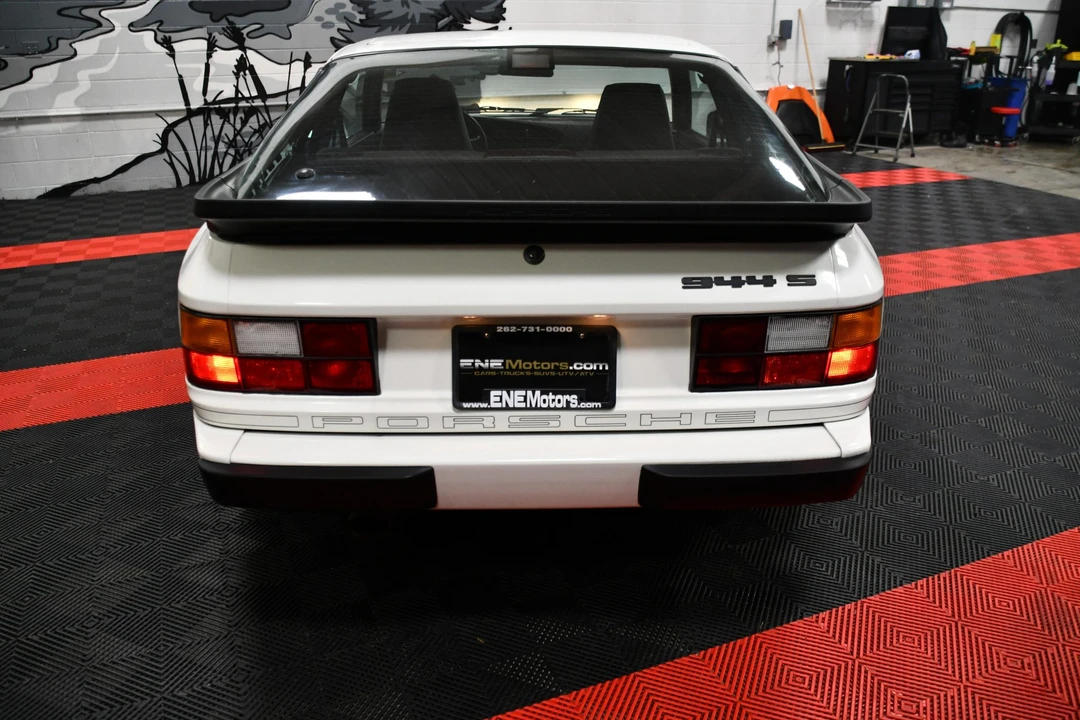 1987 Porsche 944 S - Image 13 of 31