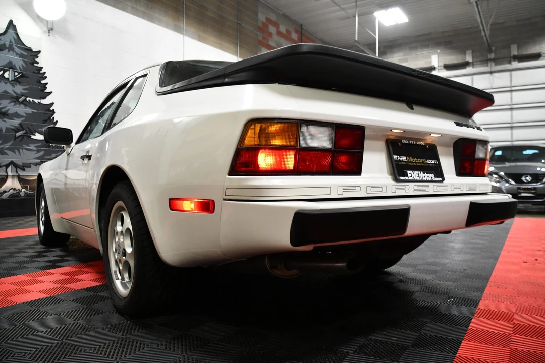 1987 Porsche 944 S - Image 12 of 31