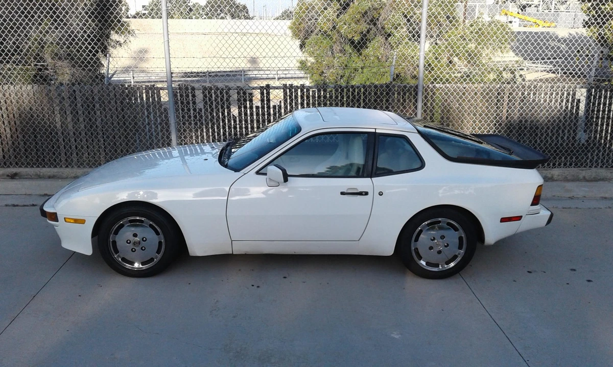 1987 Porsche 944 S - Image 8 of 31