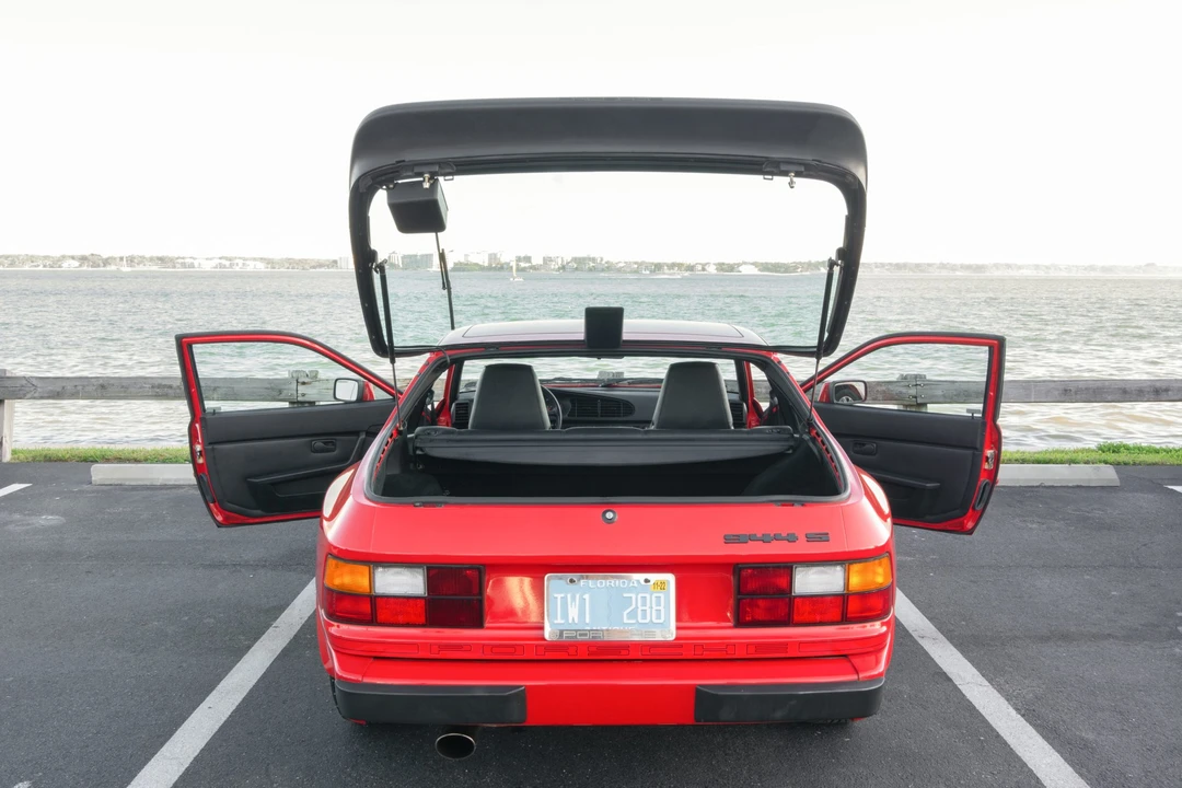 1987 Porsche 944 S - Image 12 of 31