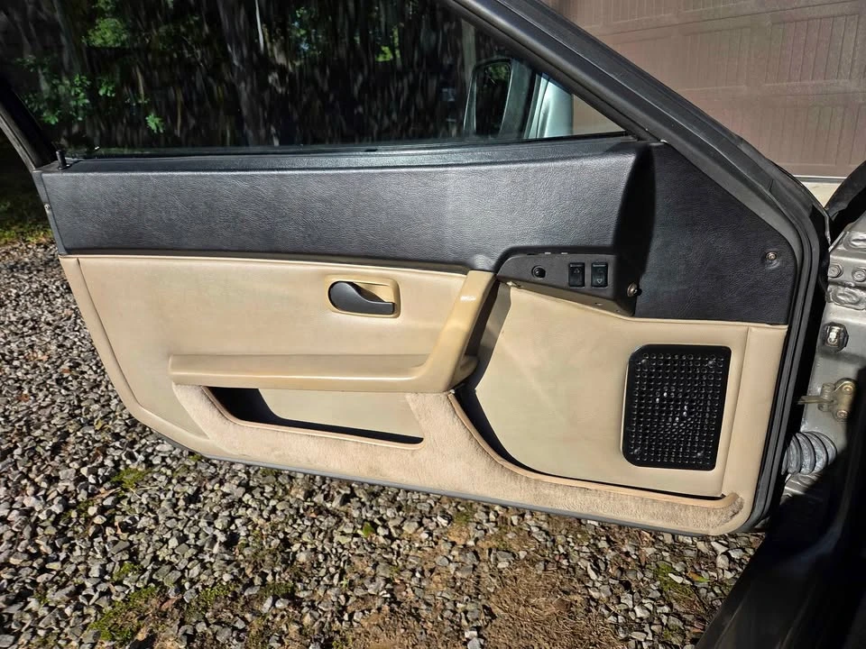 1987 Porsche 944 S - Image 17 of 18