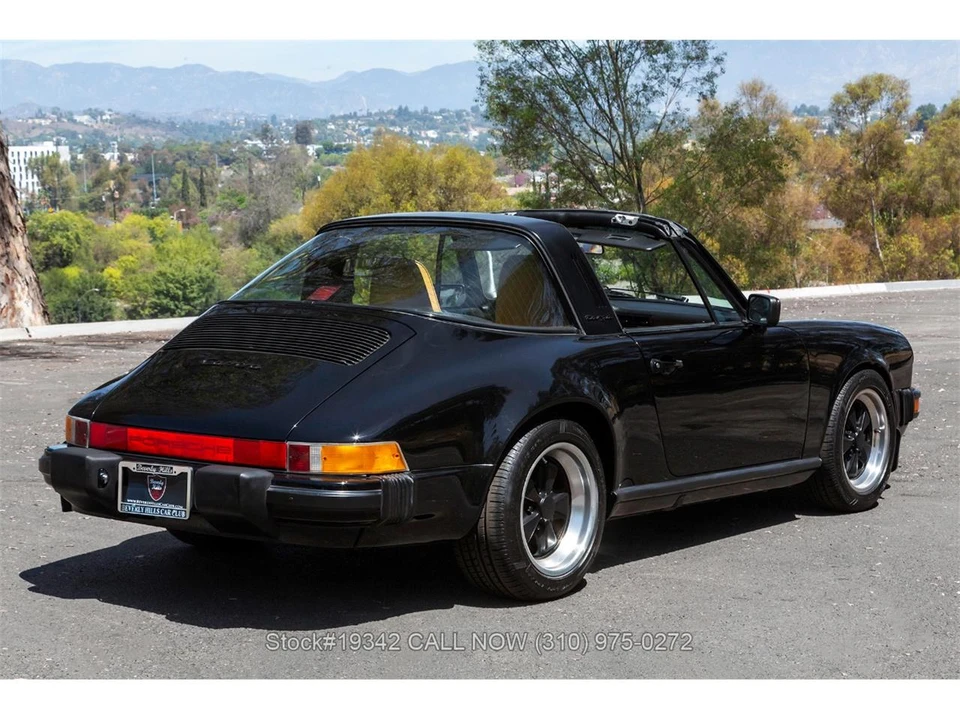 1987 Porsche 911 Carrera 3.2 - Image 4 of 31