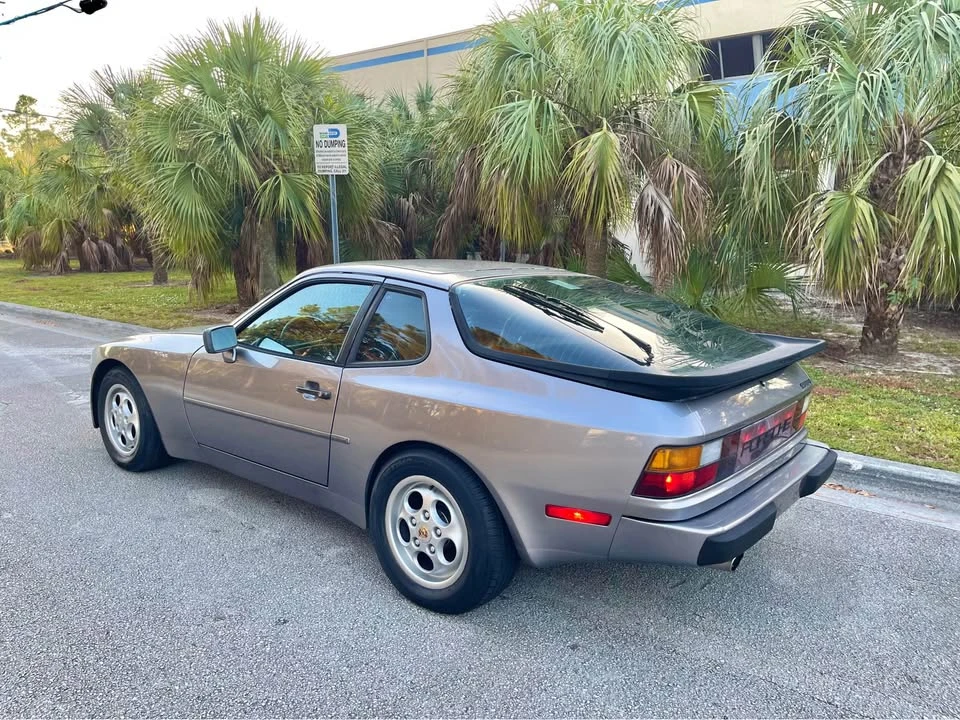 1987 Porsche 944 - Image 4 of 11