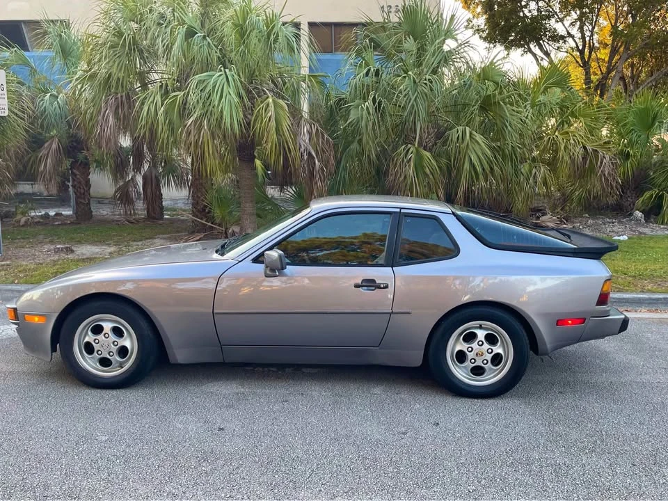 1987 Porsche 944 - Image 6 of 11