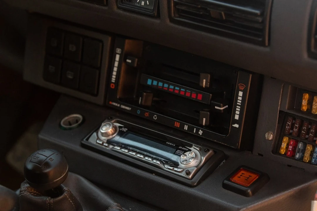 1987 Land Rover Range Rover Classic - Image 23 of 30