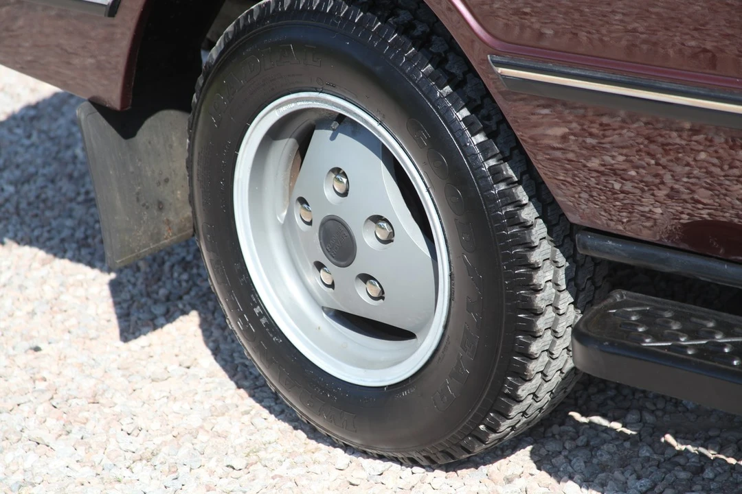 1987 Land Rover Range Rover Classic - Image 13 of 30