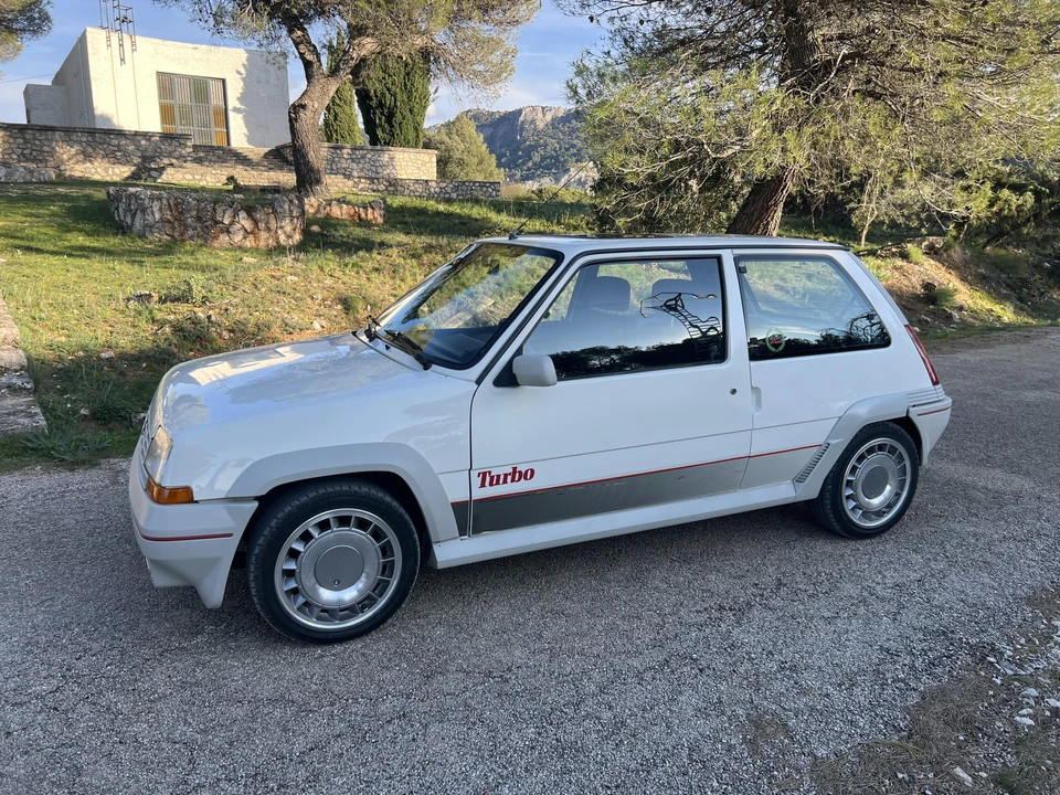 1989 Renault 5 GT Turbo - Image 13 of 31