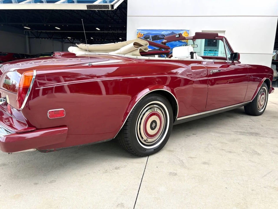 1987 Rolls-Royce Corniche Series I - Image 16 of 31