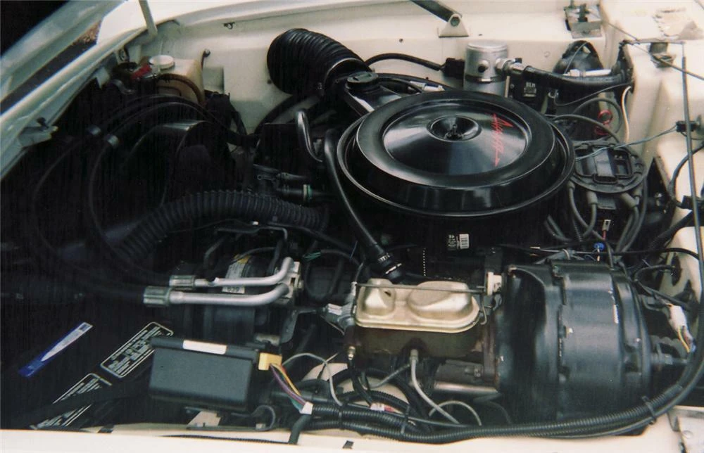 1987 Studebaker Avanti - Image 2 of 3