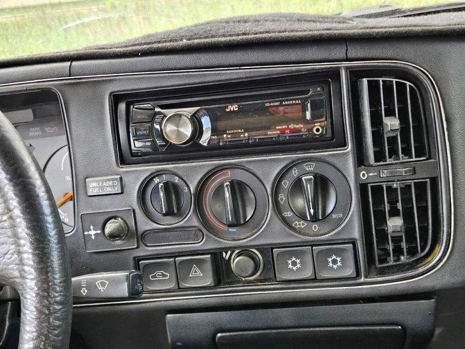 1987 Saab 900 1st Gen - Image 27 of 31