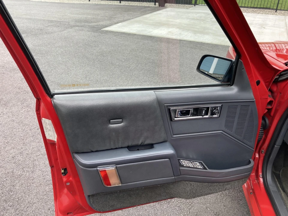 1987 Dodge Shelby Lancer - Image 28 of 31