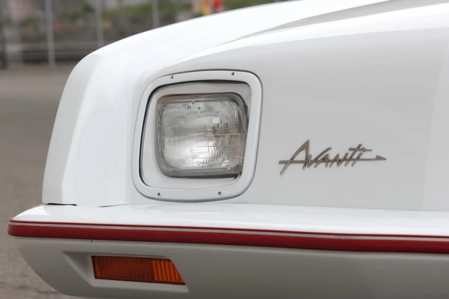 1987 Studebaker Avanti - Image 8 of 9