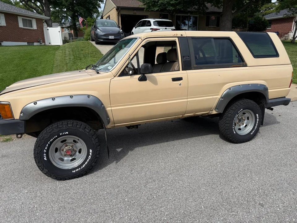 1987 Toyota 4Runner - Image 10 of 13