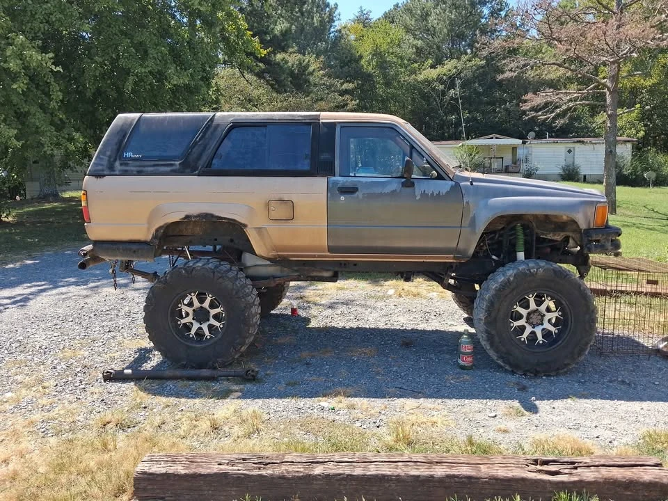 1987 Toyota 4Runner 1st Gen - Image 2 of 2
