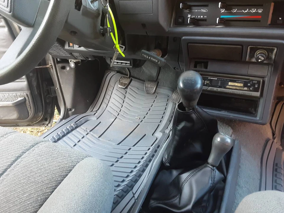 1987 Toyota 4Runner 1st Gen - Image 9 of 17