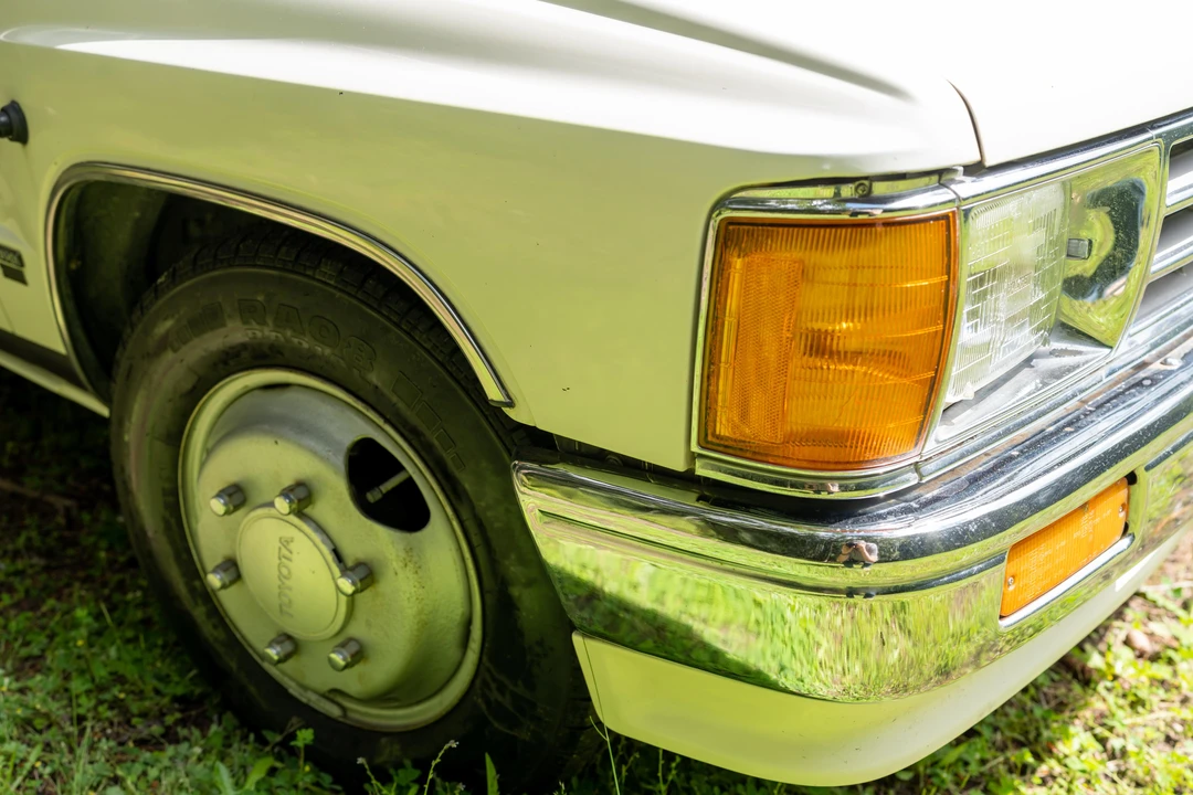 1987 Toyota Dolphin - Image 10 of 31