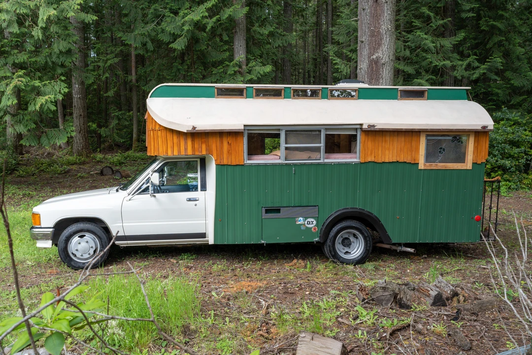 1987 Toyota Dolphin - Image 8 of 31