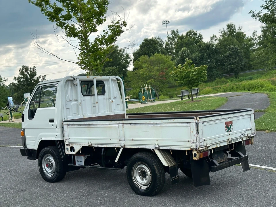 1987 Toyota HiAce 3rd Gen - Image 26 of 31