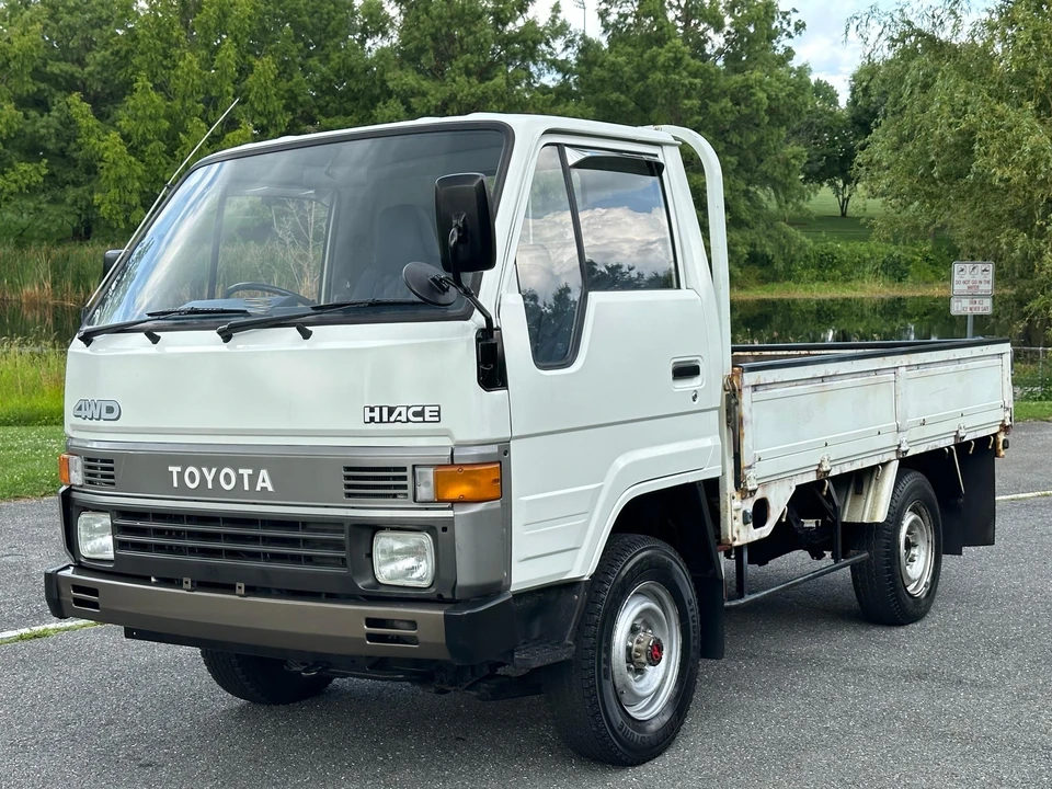 1987 Toyota HiAce 3rd Gen - Image 13 of 31