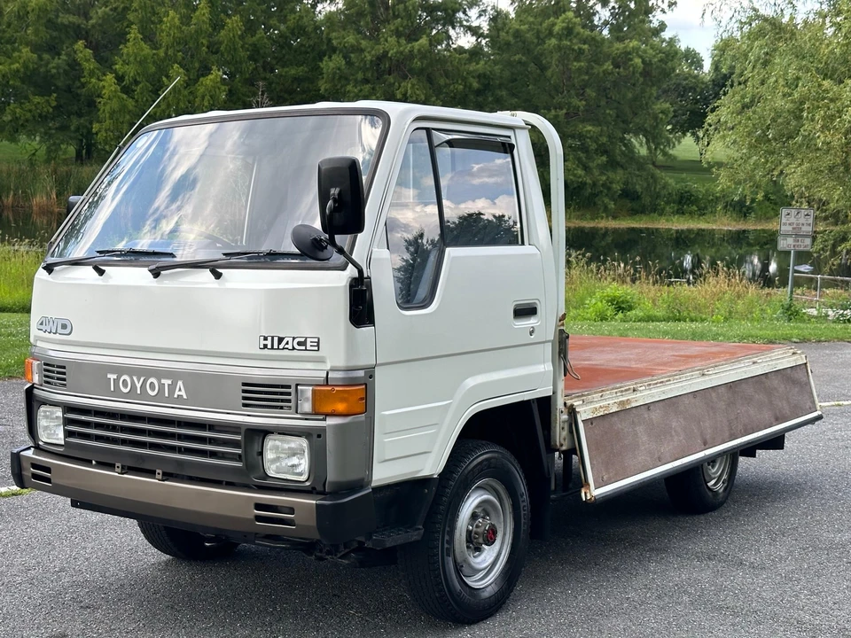 1987 Toyota HiAce 3rd Gen - Image 14 of 31