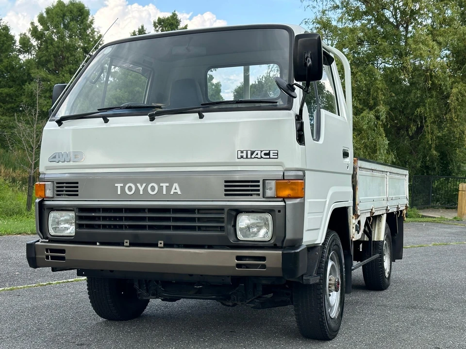 1987 Toyota HiAce 3rd Gen - Image 7 of 31