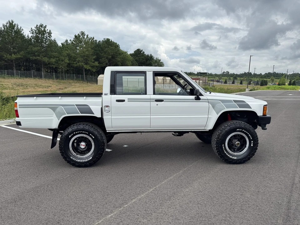 1987 Toyota Hilux 4th Gen - Image 7 of 31