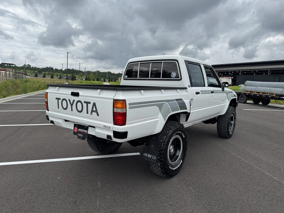1987 Toyota Hilux 4th Gen - Image 9 of 31