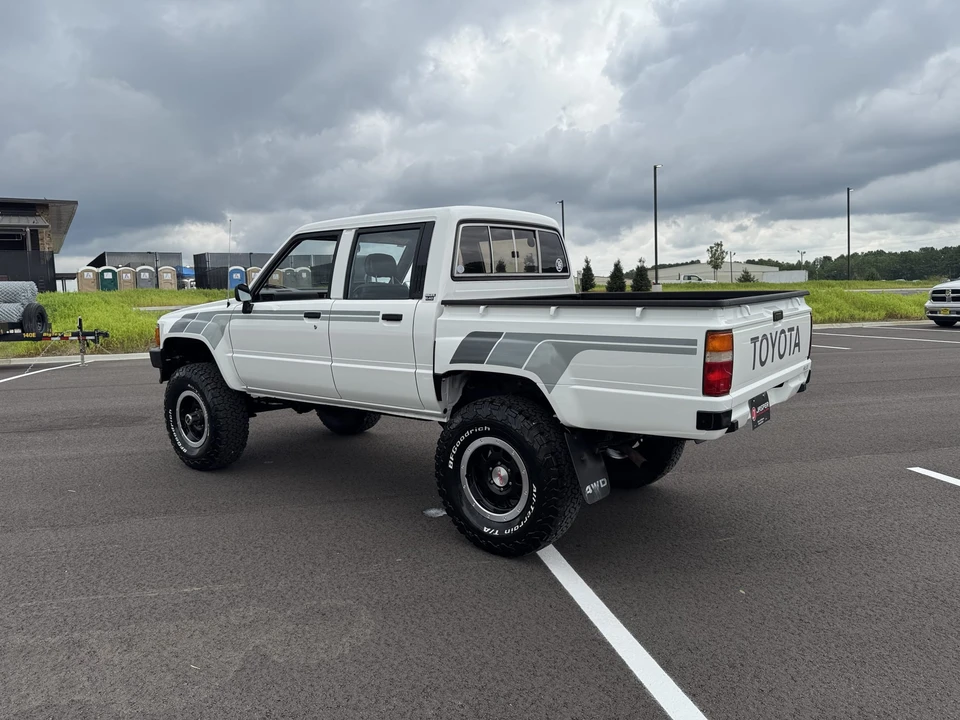 1987 Toyota Hilux 4th Gen - Image 13 of 31